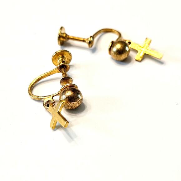Divine Gold: Screw Back Cross Earrings - Picture 11 of 11